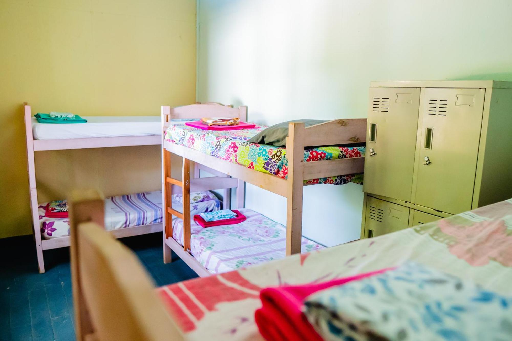 La Rubia Hostel La Pedrera Phòng bức ảnh