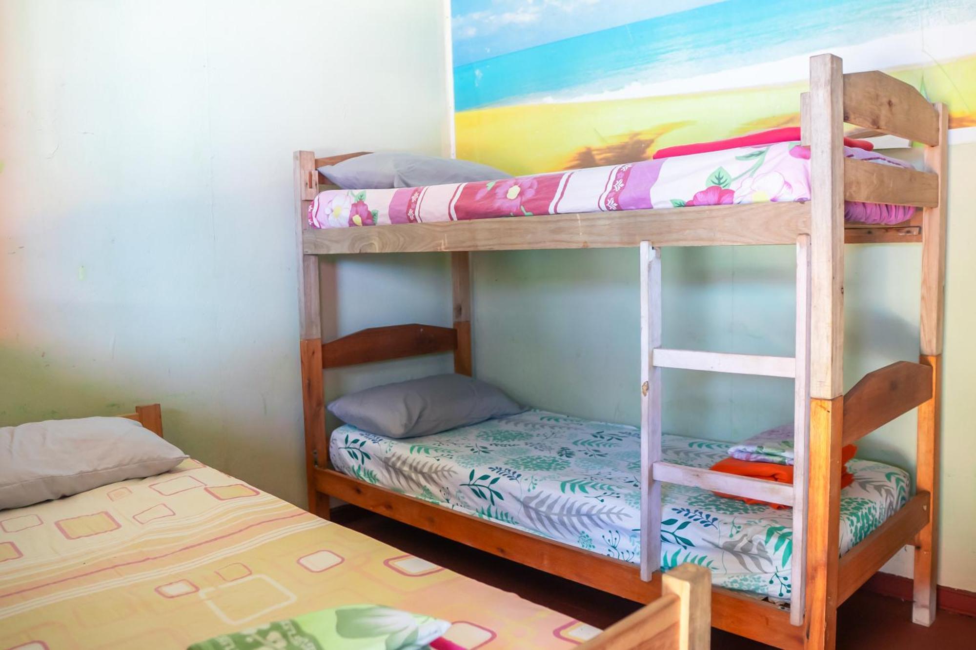 La Rubia Hostel La Pedrera Phòng bức ảnh