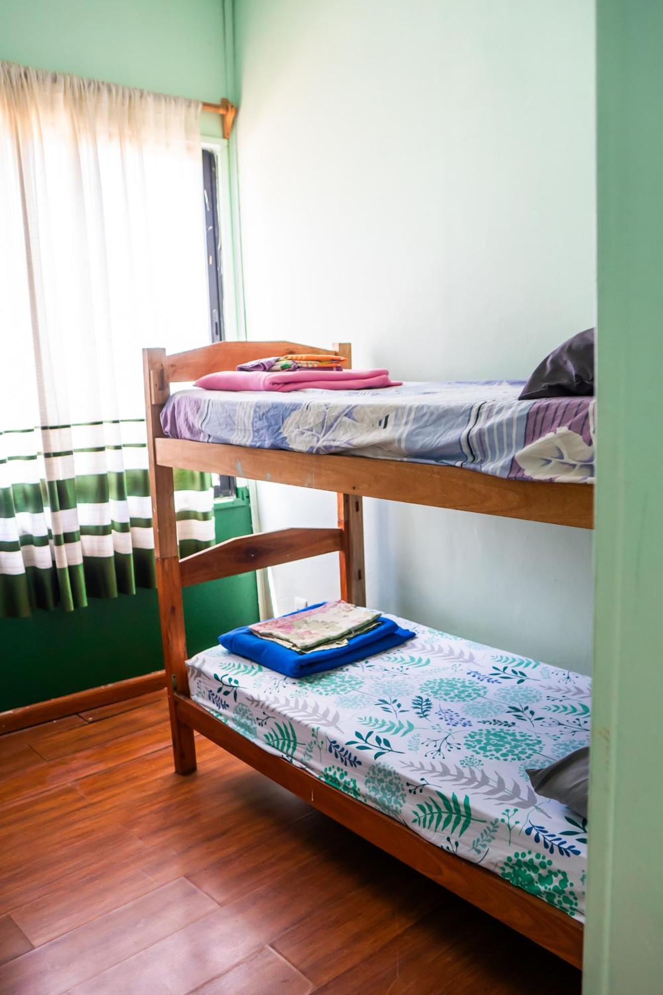 La Rubia Hostel La Pedrera Phòng bức ảnh
