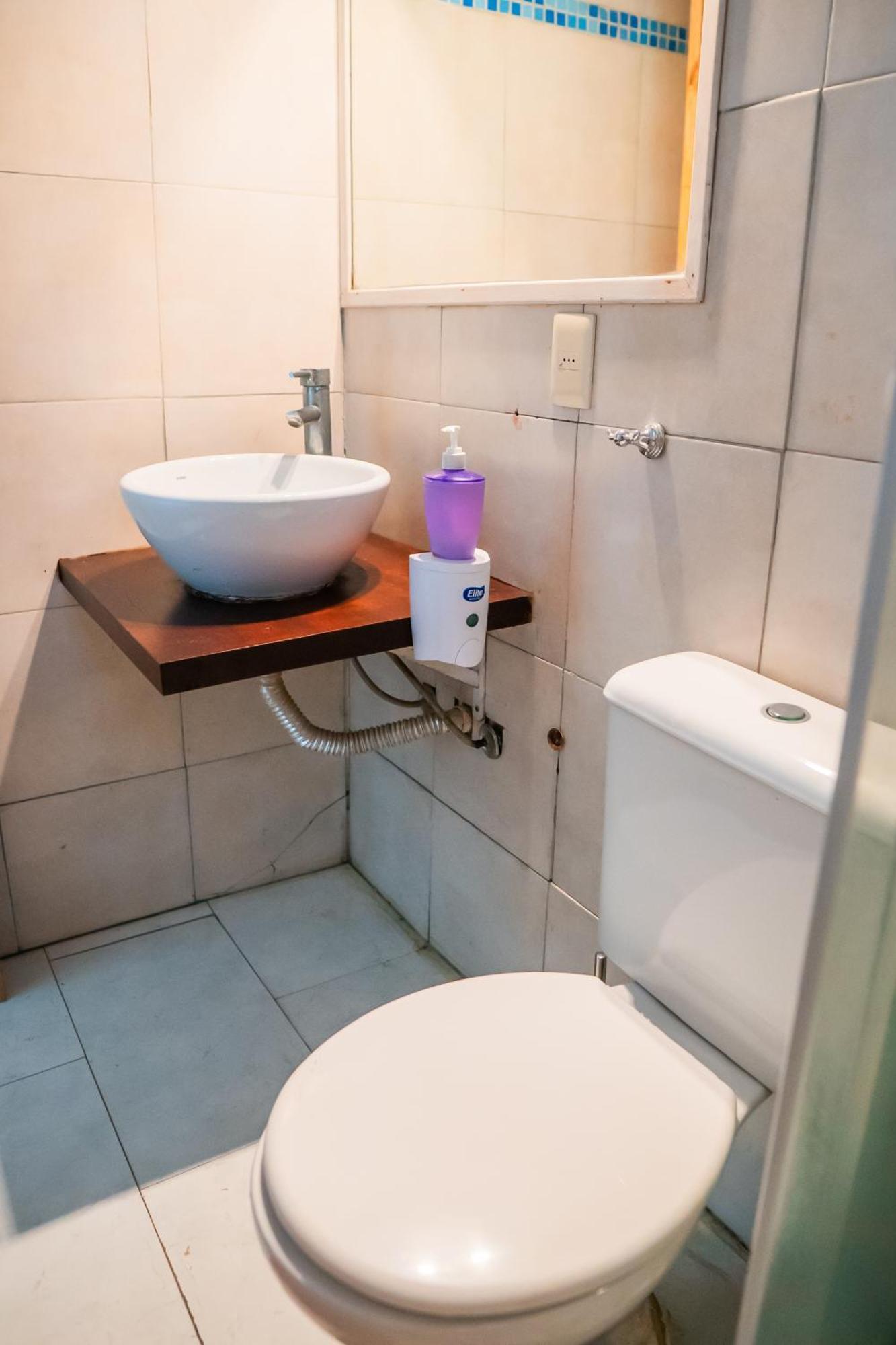 La Rubia Hostel La Pedrera Phòng bức ảnh